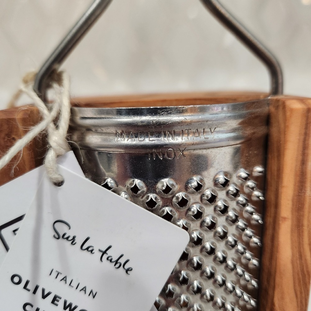 New Handcrafted Italian Olivewood Cheese Grater By Sur La Table Rustic Durable‎ - Picture 3 of 10